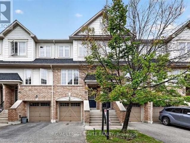 Townhouse for sale in Durham, Ontario