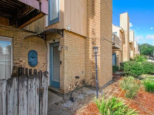 House for sale in Destrehan