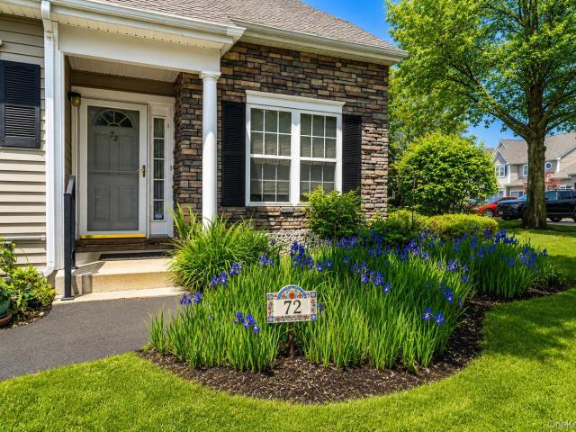 Condo for sale in Smithtown, New York