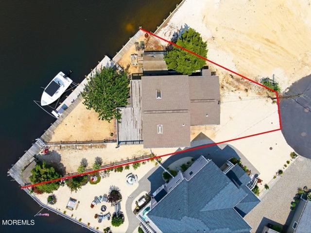 House for sale in Manahawkin, New Jersey
