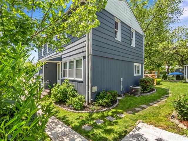 Townhouse for sale in Stratford, Connecticut