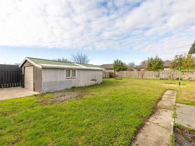House for rent in Chaslands, Canterbury