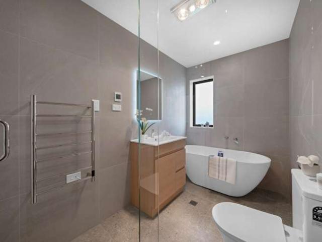 House for sale in Avondale