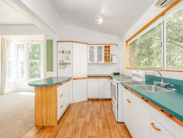 House for sale in Chaslands, Canterbury
