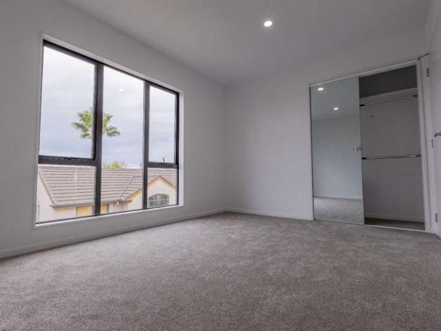 Townhouse for rent in Blockhouse Bay