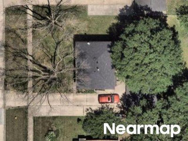 House for sale in Sharon Heights, Urbandale