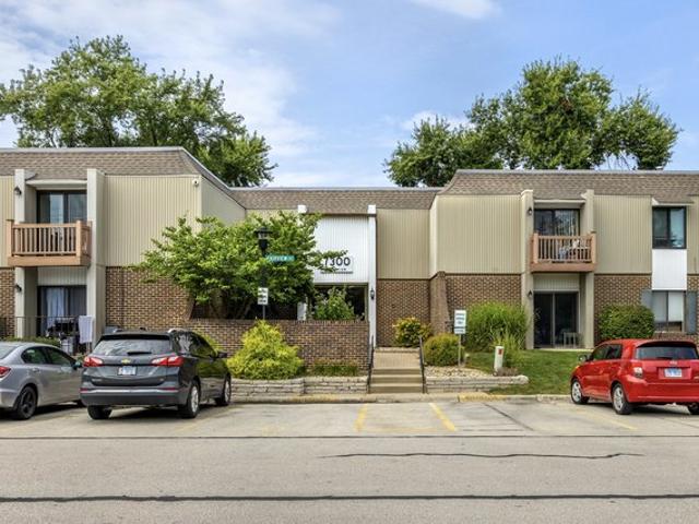 Condo for sale in Downers Grove, Illinois