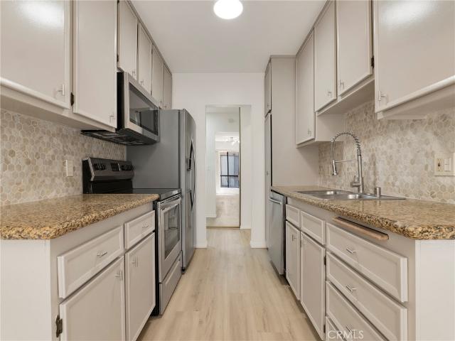 Condo for sale in Canoga Park, California
