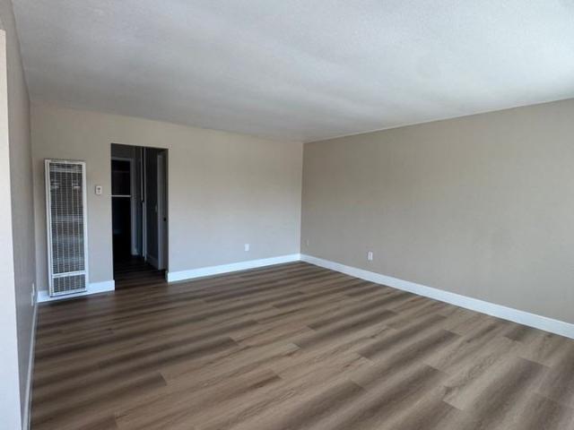 Apartment for rent in Huntington Beach, California