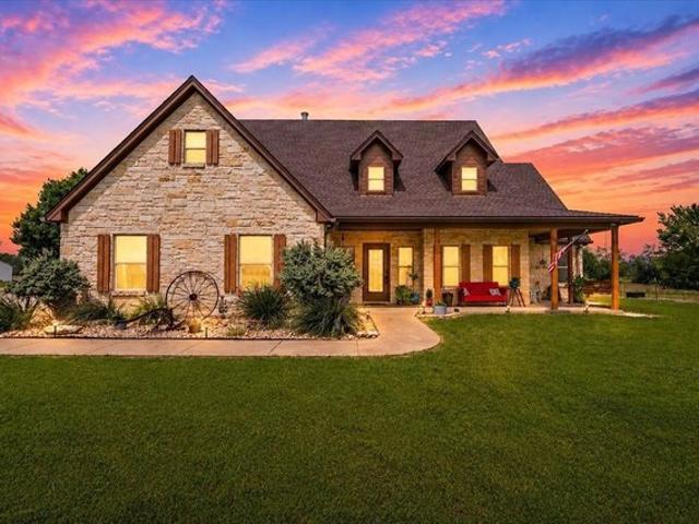 House for sale in Navarro, Texas