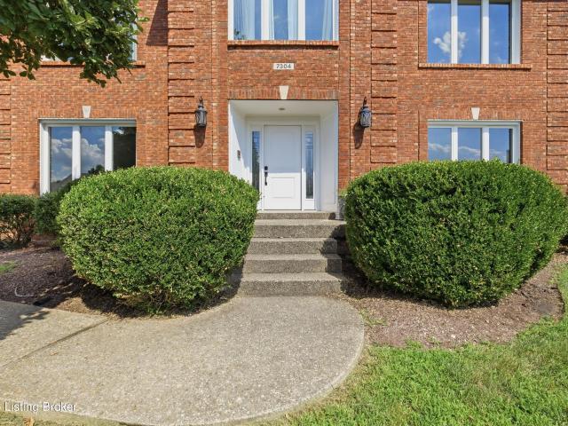 House for sale in Prospect, Kentucky