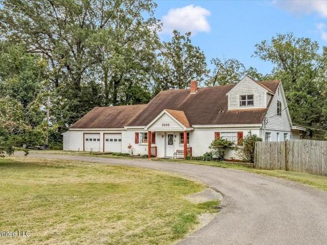 House for sale in Nesbit, Mississippi