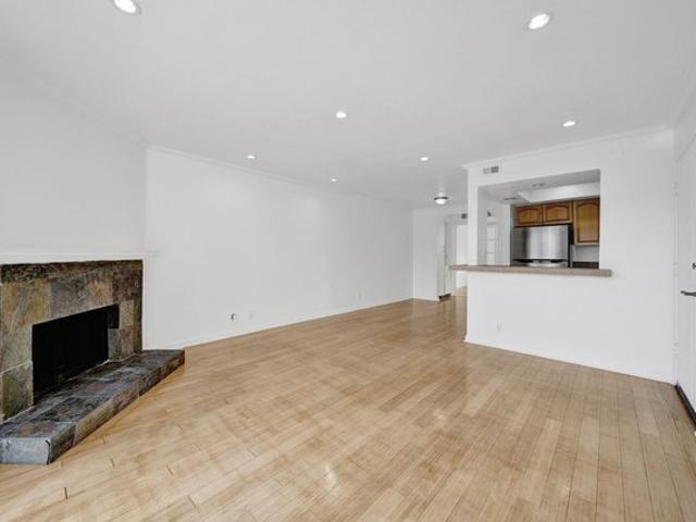 Condo for sale in Van Nuys Neighborhood Council District, Canoga Park
