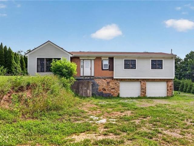 House for sale in Finleyville, Pennsylvania