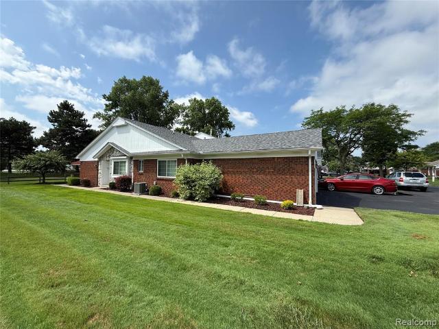 Condo for sale in Saint Clair Shores, Michigan