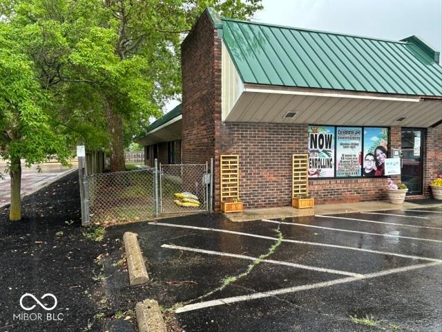 Commercial for sale in Greenwood, Indiana