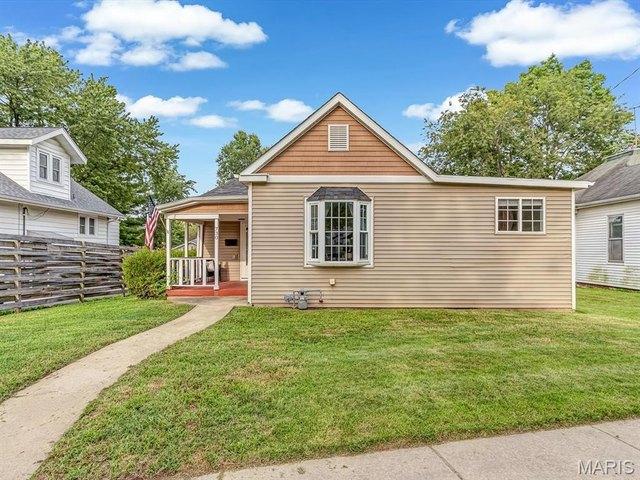 House for sale in Edwardsville, Illinois