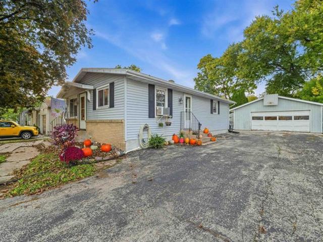 House for sale in Beaver Dam, Dodge County
