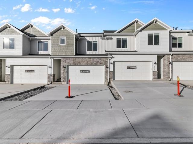 Townhouse for sale in Cache, Utah