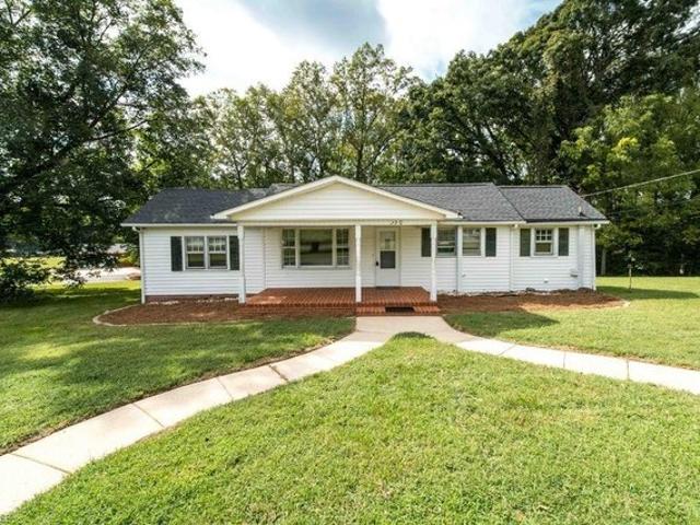 House for sale in Belews Creek, North Carolina