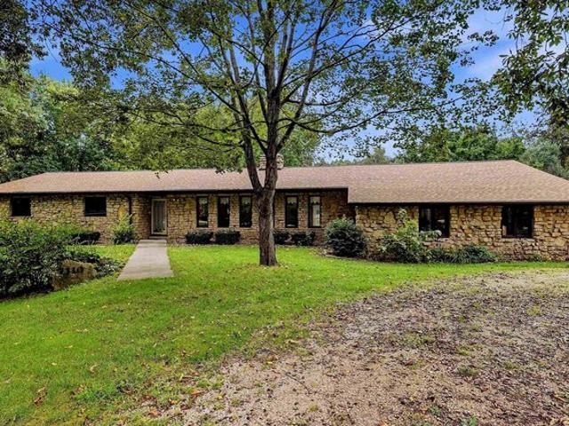 House for sale in East Dubuque, Jo Daviess County