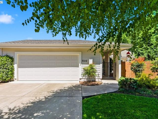 Townhouse for sale in Oregonia