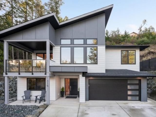 House for sale in Lantzville, British Columbia