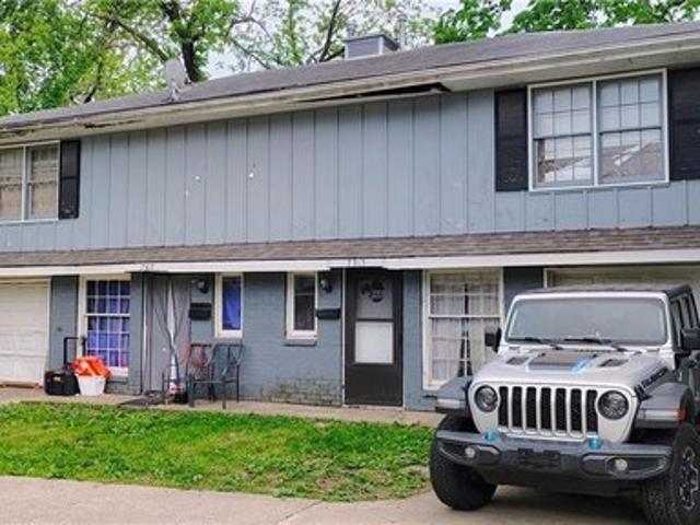 Townhouse for sale in Kansas City, Missouri