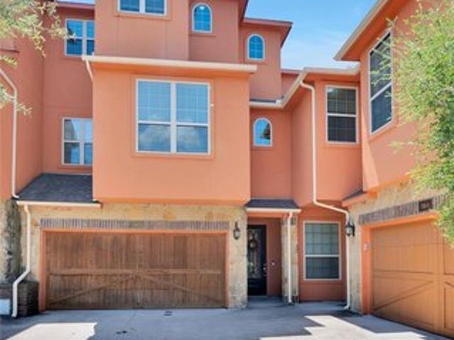 Townhouse for sale in Grand Prairie, Texas