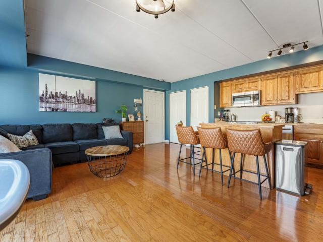 Condo for sale in Lyons, Illinois