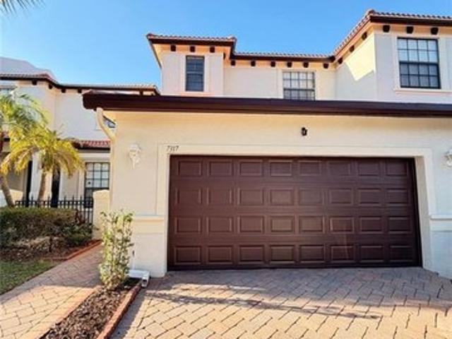 Townhouse for sale in Naples, Florida