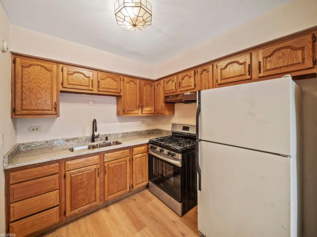 Condo for sale in Downers Grove, Illinois