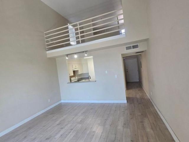 Apartment for rent in Canoga Park, California