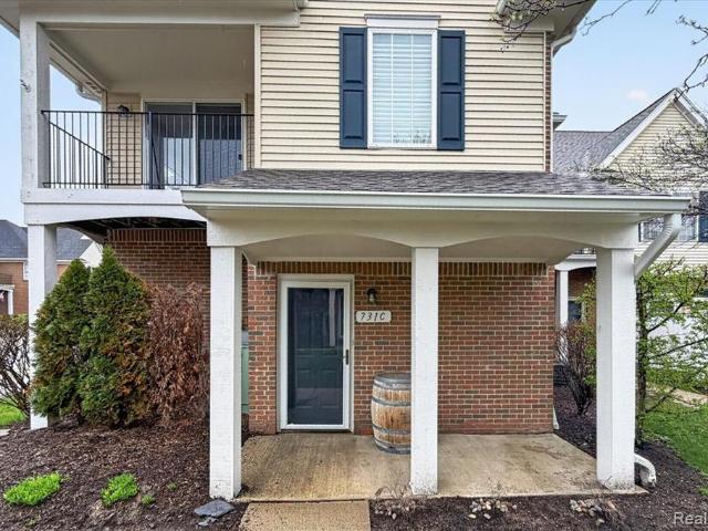 Condo for sale in Waterford, Michigan