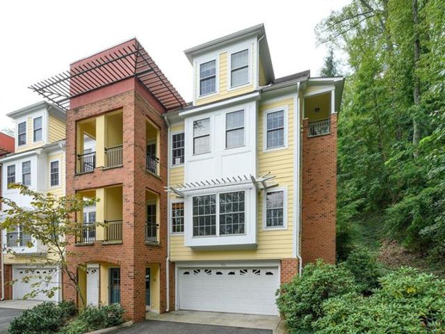 Townhouse for sale in Virginia