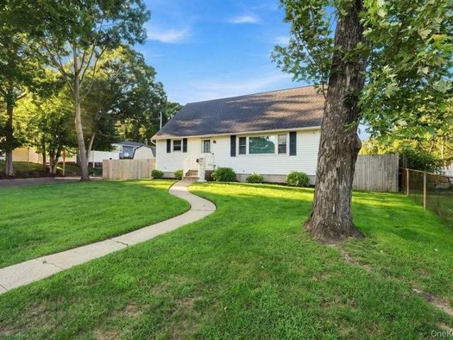 House for sale in Bohemia, New York