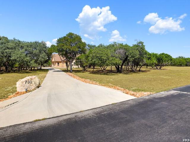 House for sale in Pipe Creek, Texas