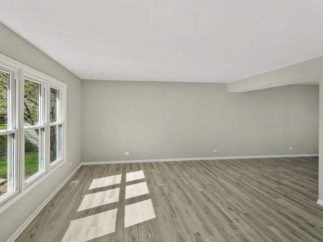 House for sale in Mchenry, Illinois