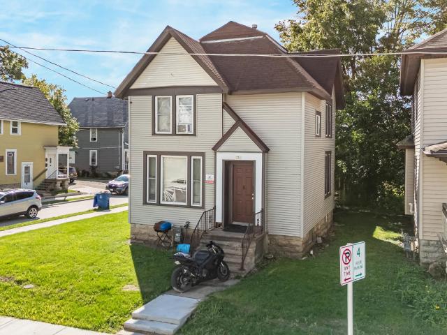 House for sale in Oshkosh, Winnebago County