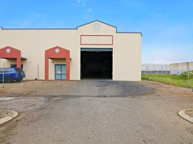 Warehouse for rent in Canning Vale, Western Australia