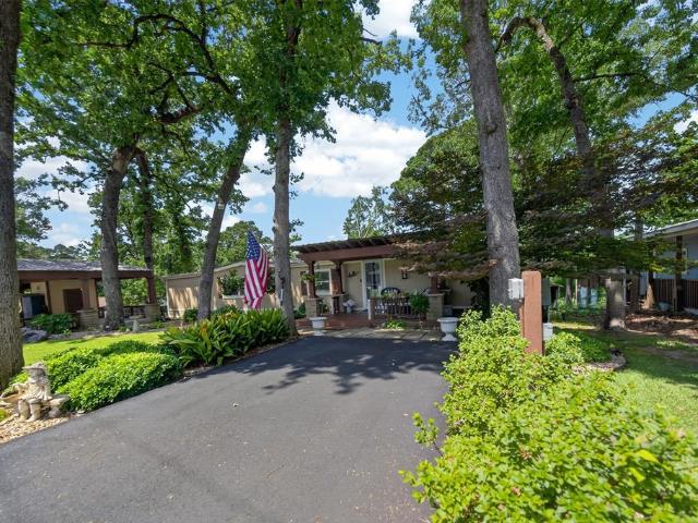 House for sale in Henderson, Texas