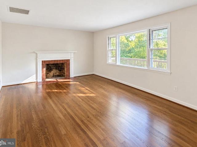 House for sale in Falls Hill, Idylwood