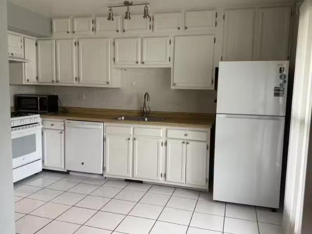House for rent in Downers Grove
