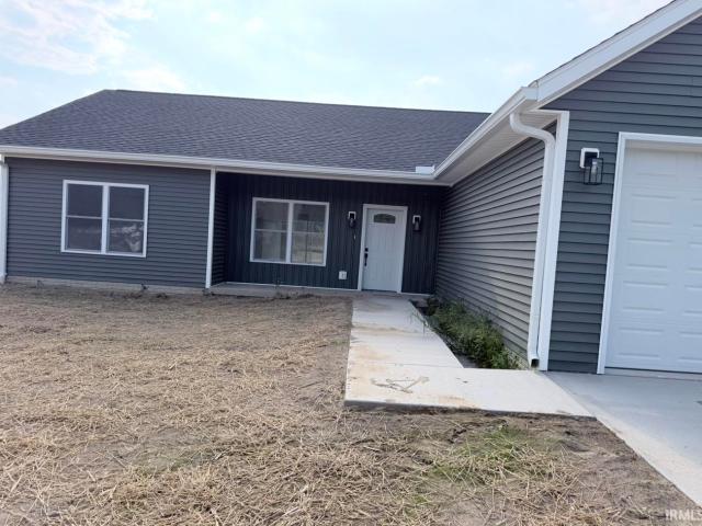 House for sale in Bloomfield, Indiana