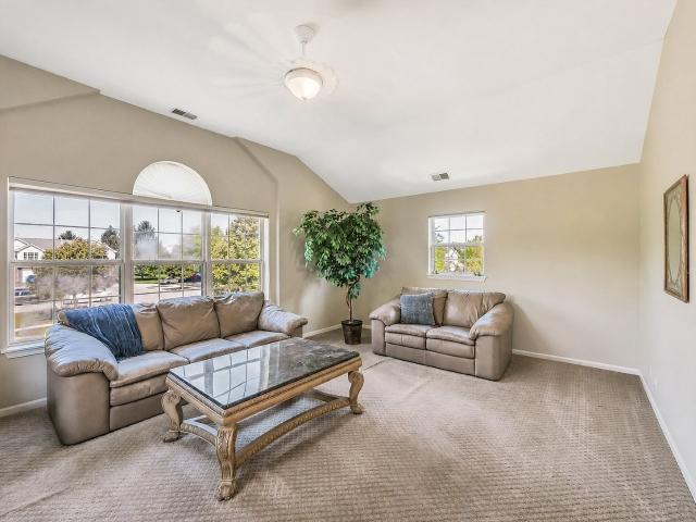 Condo for sale in Carpentersville, Illinois