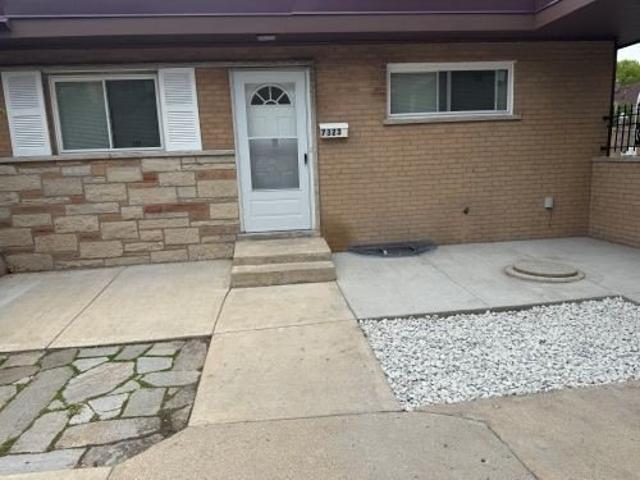Townhouse for sale in Chicago Park, Illinois