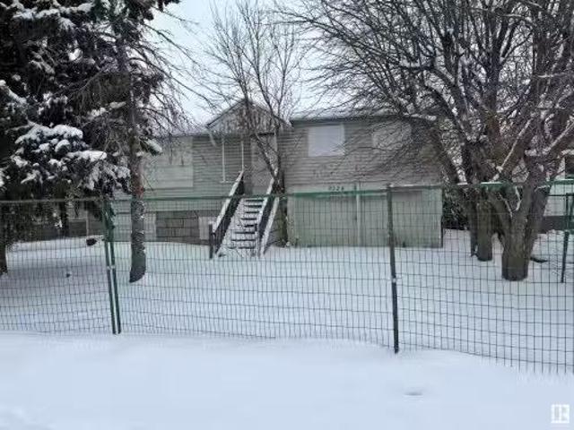 House for sale in Wedgewood, Alberta