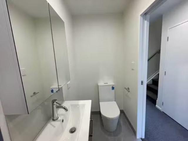 House for rent in Oratia, Oroua County
