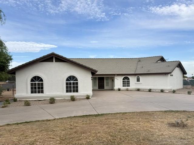 House for sale in Cottonwood Estates, Waddell