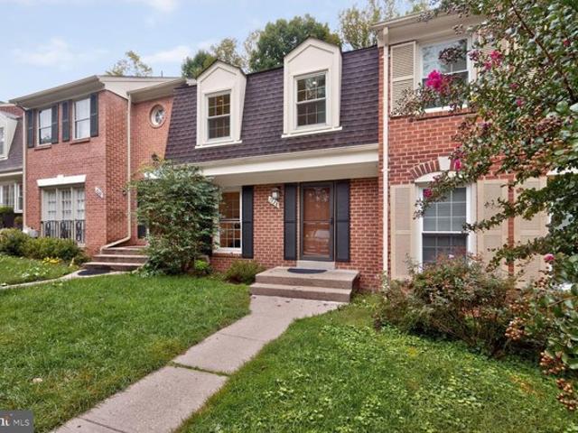 Townhouse for sale in Longwood, Bethesda